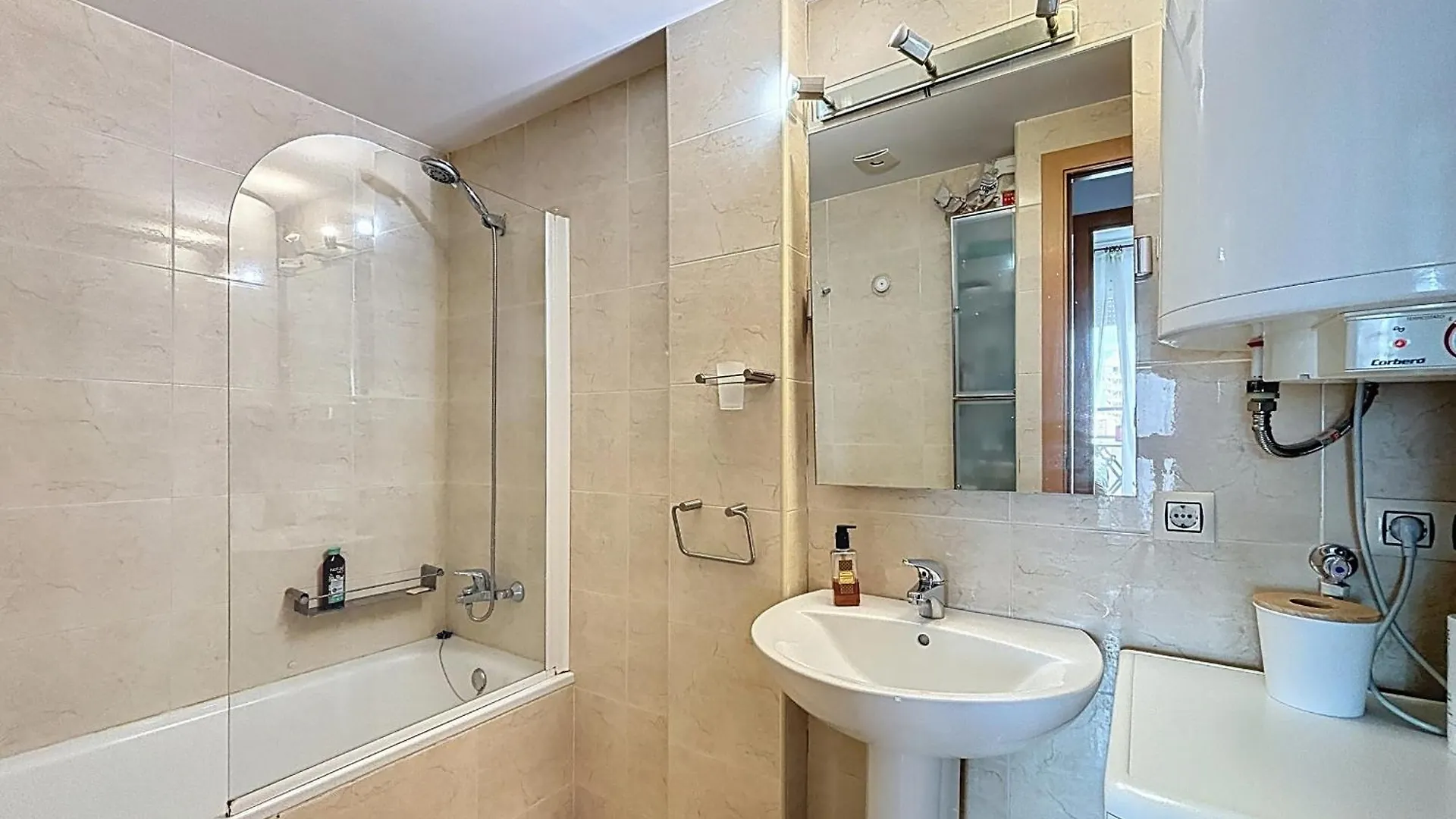 B Marina 410 Atico Un Dormitorio Vista Canal إمبوريابرافا شقة