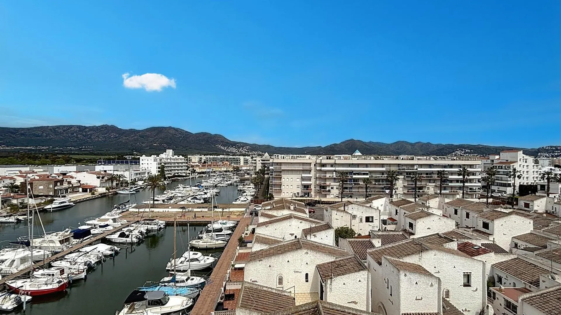 B Marina 410 Atico Un Dormitorio Vista Canal إمبوريابرافا شقة