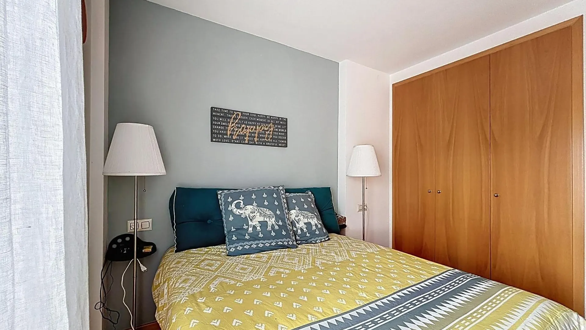 B Marina 410 Atico Un Dormitorio Vista Canal Empuriabrava Spain