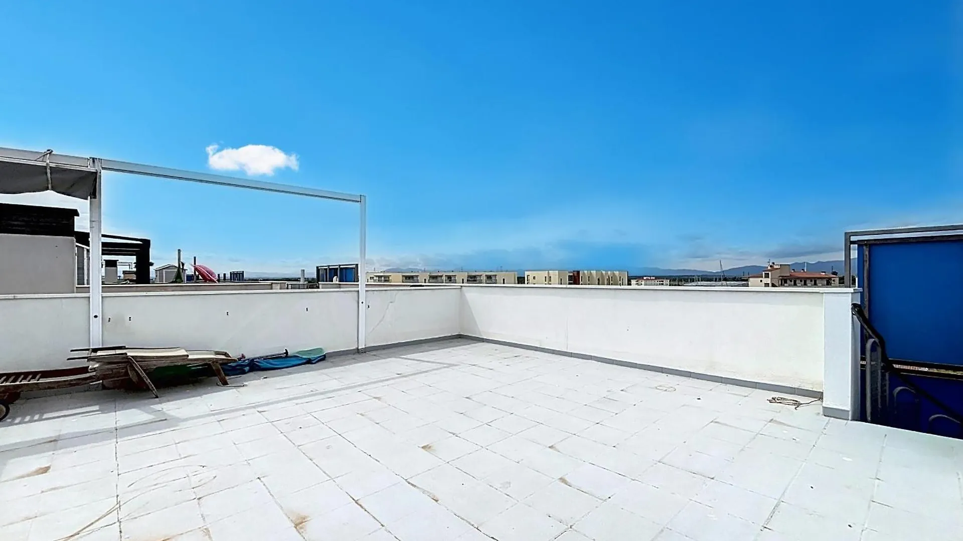 Apartment B Marina 410 Atico Un Dormitorio Vista Canal Empuriabrava Spain